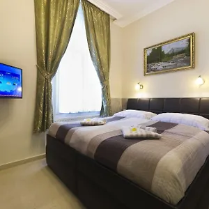 Apartment Karla Capka Street Karlsbad